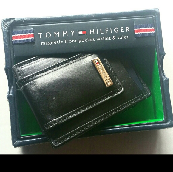Tommy Hilfiger Other - Tommy Hilfiger  Magnetic Pocket Wallet NWOT